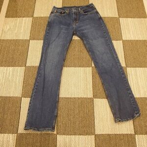 40 waist Levi's Women's Straight Leg Jeans in Dark Wash